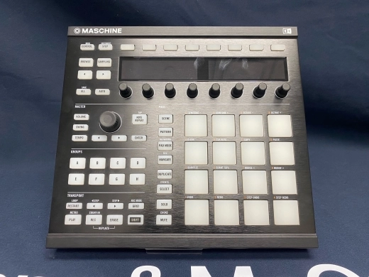 Native Instruments - MASCHINE MK2 BL